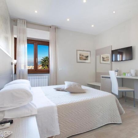 Maresmeraldo Holidays Sorrento Ngoại thất bức ảnh