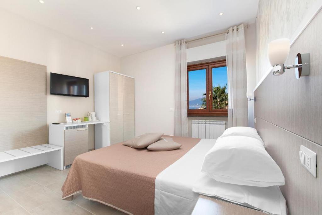 Maresmeraldo Holidays Sorrento Ngoại thất bức ảnh